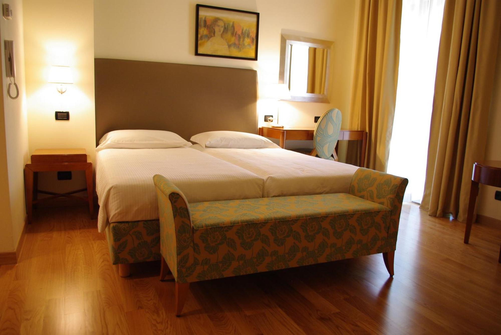 Dependance Lipa Hotel Базовица Екстериор снимка